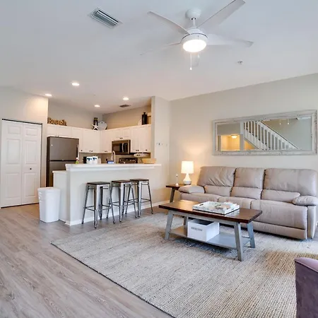 Updated 3 Bedroom Townhome, Steps To The Beach With Views From The Balcony